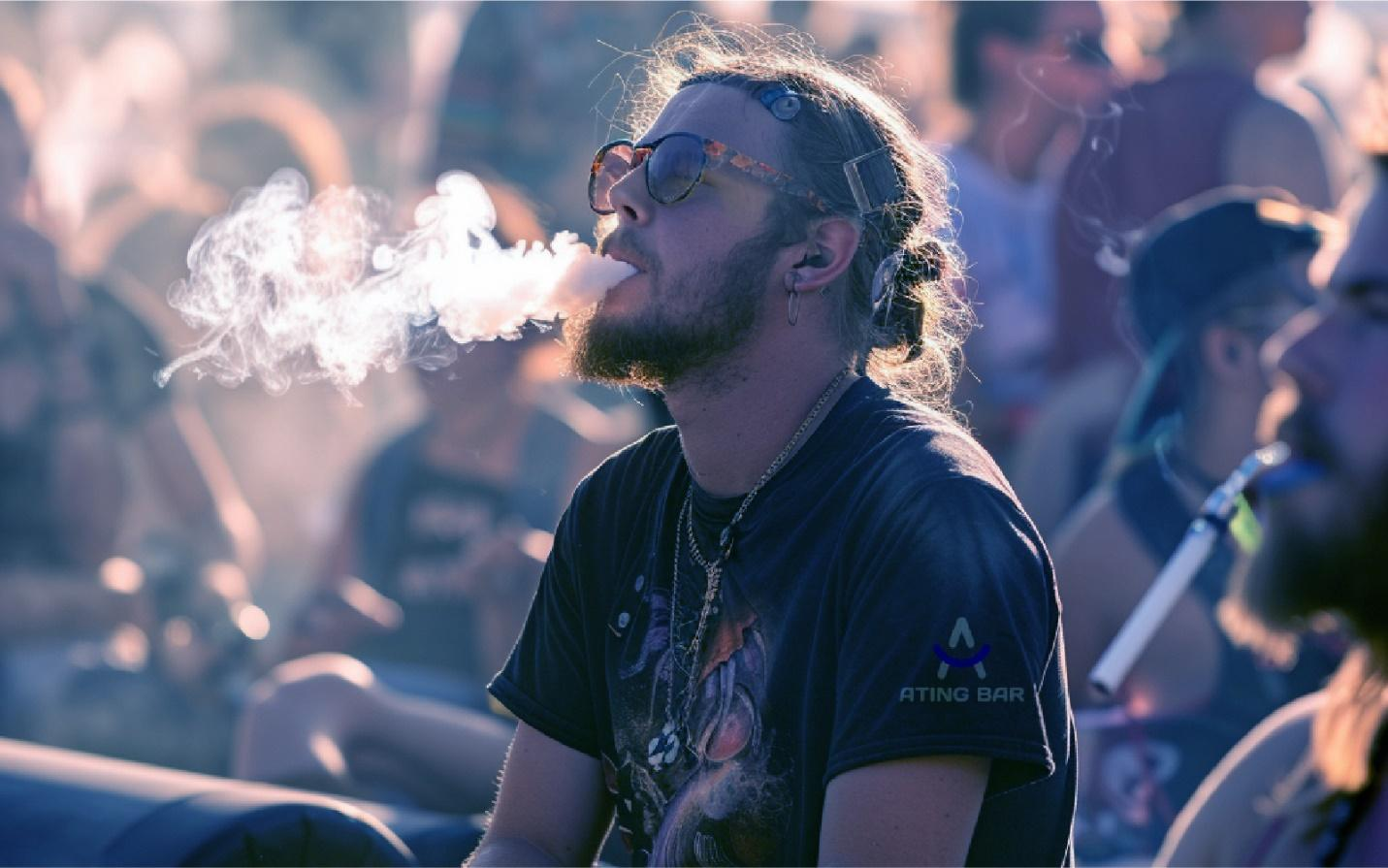 A person vaping